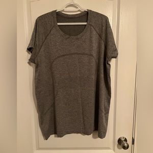 Womens Lululemon Swiftly tech 2.0 shirt